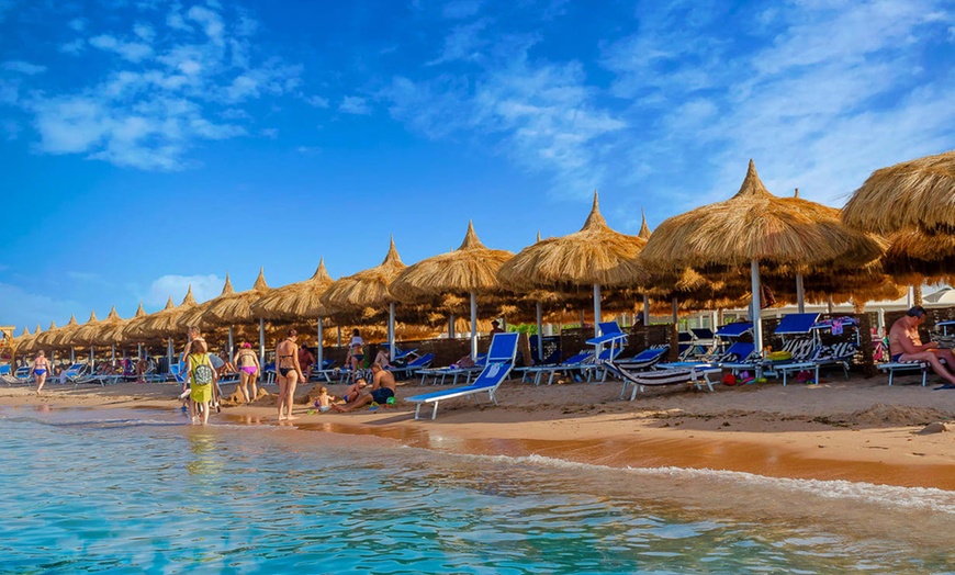 Image 4: ✈ EGITTO | Hurghada - Titanic Beach Resort & Aqua Park 5* - All inc...