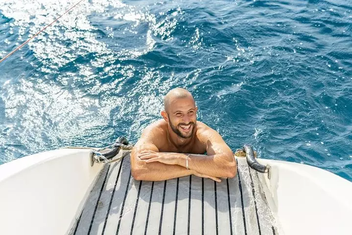 Crucero en catamarán por Barcelona con tapa y bebida incluidas