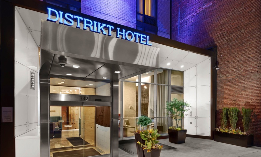 Image 10: ✈ STATI UNITI | New York - Distrikt Hotel New York City, Tapestry C...