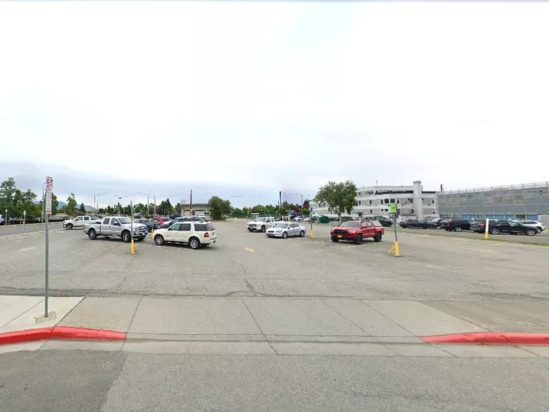 Parking at [5067] 302 W. 8th Ave. Lot