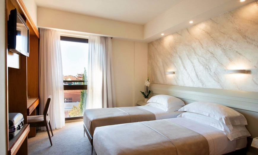 Image 3: ✈ ITALIA | Firenze - Hotel Grifone 4* - City break