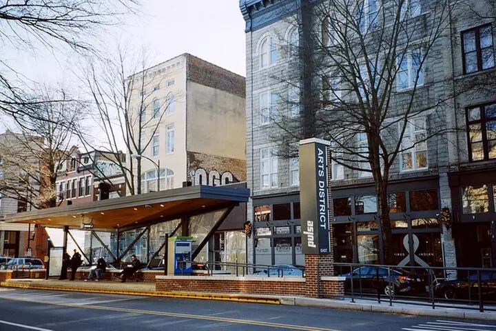 Self Guided Richmond Scavenger Hunt: City Center Spectacles