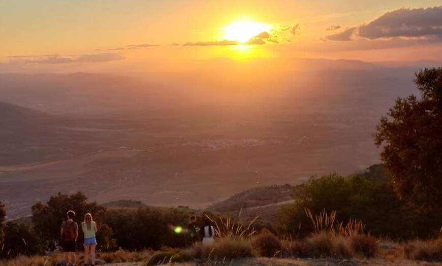 Image 38: NUEVO:Sunset Hike & Summit Sierra Nevada - Tour privado con cachorro