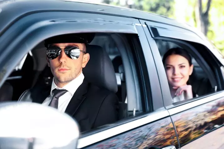 Airport luxury arrival ride by SUV, Sedan, Minibus or Limousine