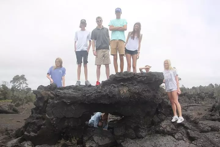 Private Tour from Hilo to Hawaii Volcanoes Natl Park Mercedes Van