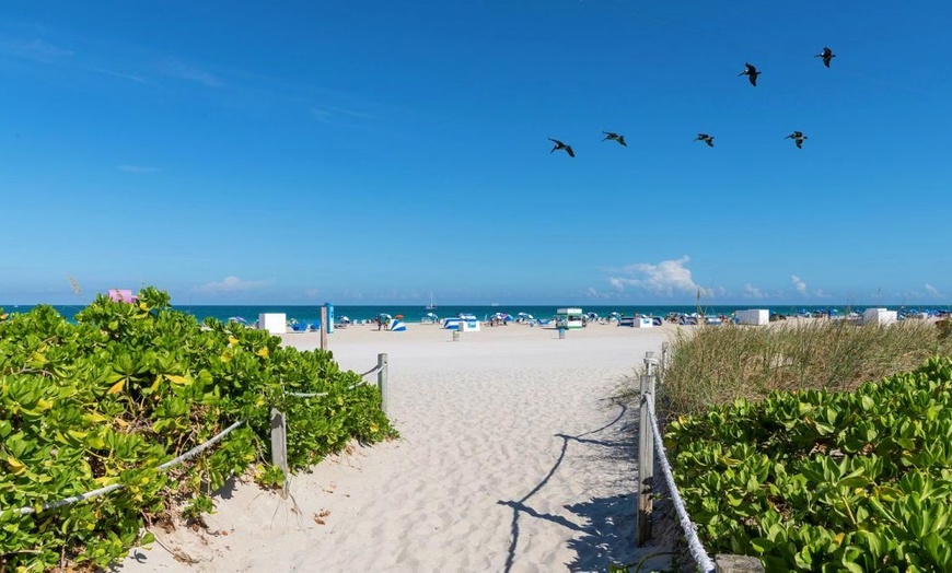 Image 2: ✈ FLORIDA | Miami - President South Beach Hotel Miami 3* - Outdoor ...