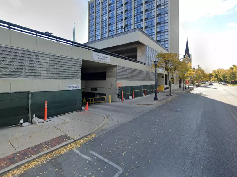 Parking at Holiday Inn Parking Garage