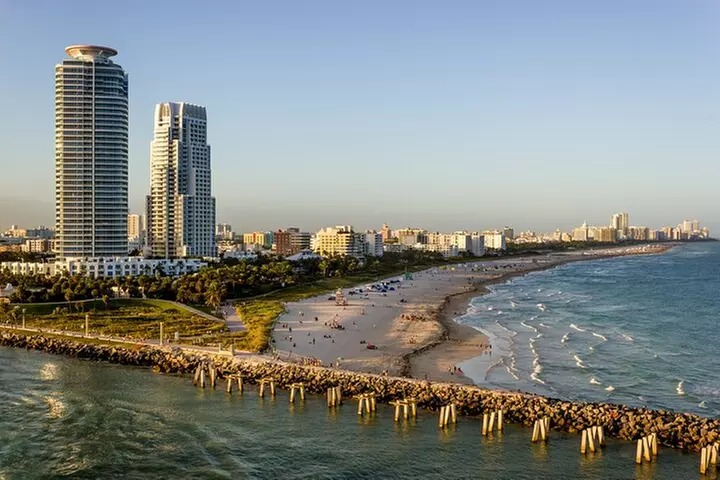 Magic Air Tours: Private Luxury Flight over Miami Beach