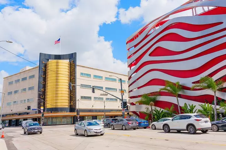 Museum Row Tour: The Fast & The Fossilized on Wilshire Blvd