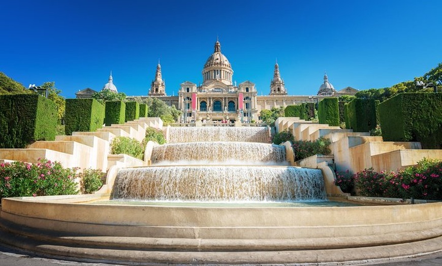 Image 6: Recorrido por Barcelona y Montserrat con entrada Evite las colas al...