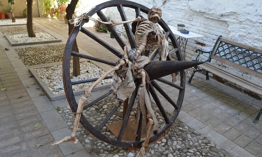 Image 5: Exposición Inquisición Instrumentos de Tortura en Granada