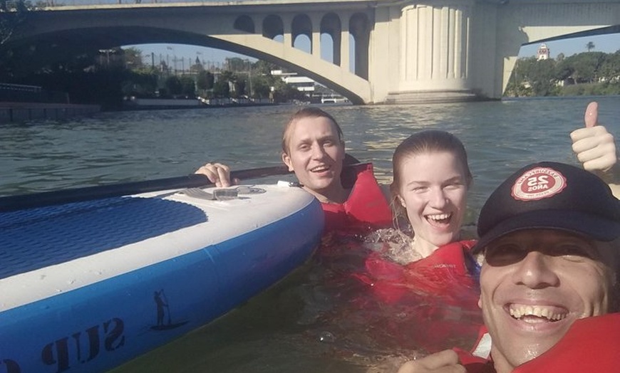 Image 10: Paddle Surf en Sevilla en el Río Guadalquivir