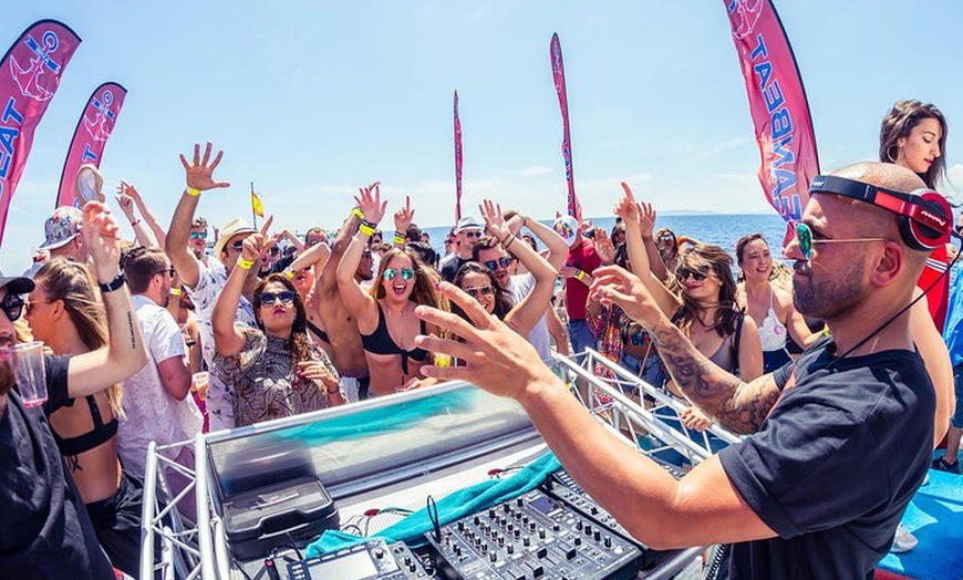 Image 14: Fiesta en barco Oceanbeat en Ibiza con todo incluido