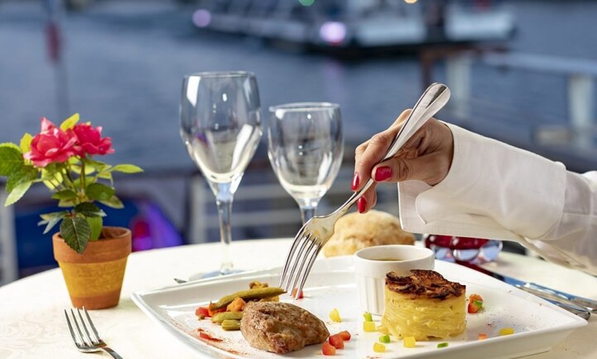 Image 3: Diner Croisière Prestige au départ de la Tour Eiffel