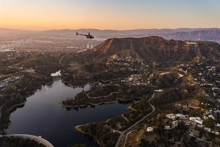 Private Helicopter Tour of Hollywood Sign, Beaches and More