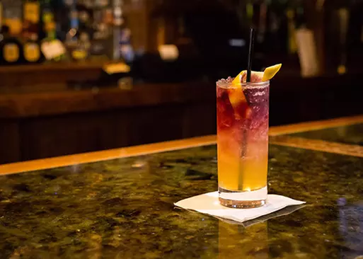 5% Cash Back at Hooligans Pub - Second Medium