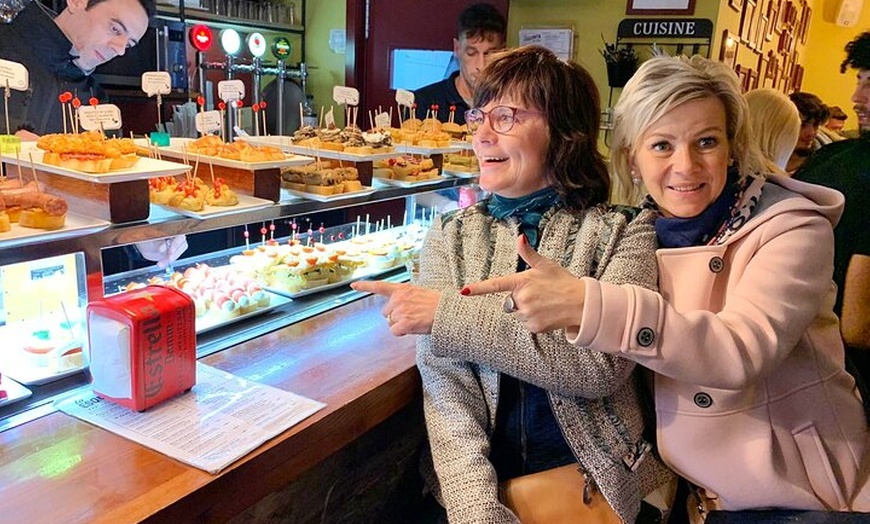 Image 2: Tour privado de comida y bebida gourmet - Barrio Gótico y Mercados