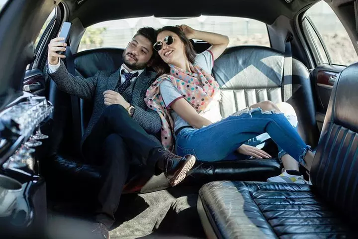 NYC Airport private arrival ride by Luxury SUV, Sedan or Minibus
