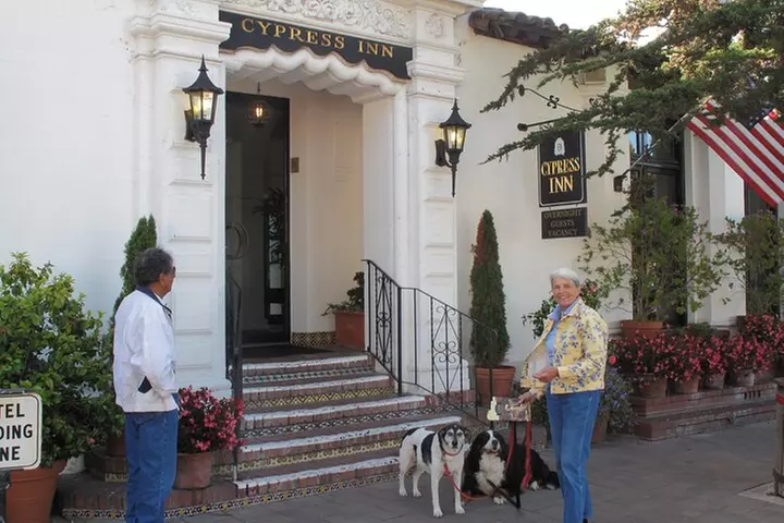 Guided 2-Hour Walking Tour in Carmel by the Sea