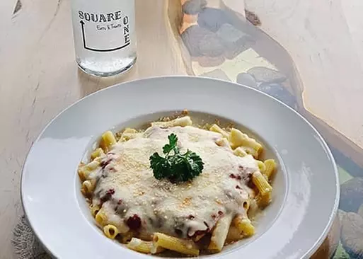 5% Cash Back at Square One Eats & Treats