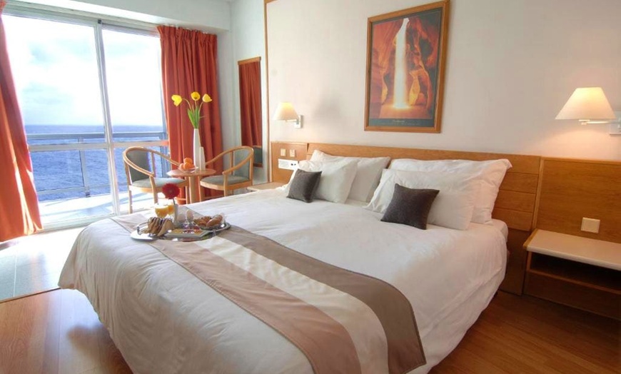 Image 2: ✈ MALTE | Sliema - Preluna Hotel & Spa 4* - Bord de mer