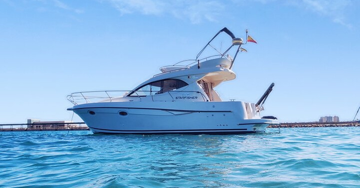 Paseo en barco y baño en el mar en Murcia