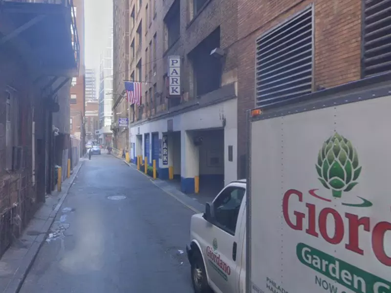 Parking at Penn Warwick Garage - Primary Image