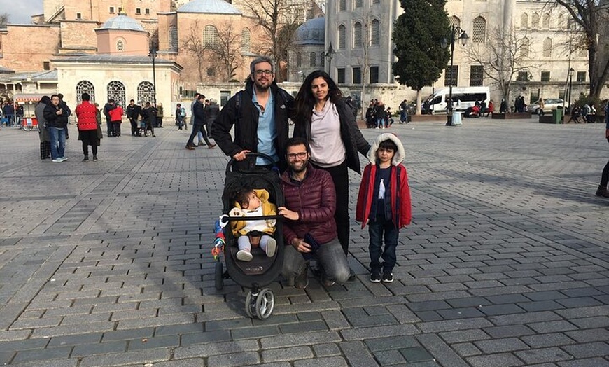 Image 11: Recogida en el aeropuerto privado y tour panorámico por Barcelona