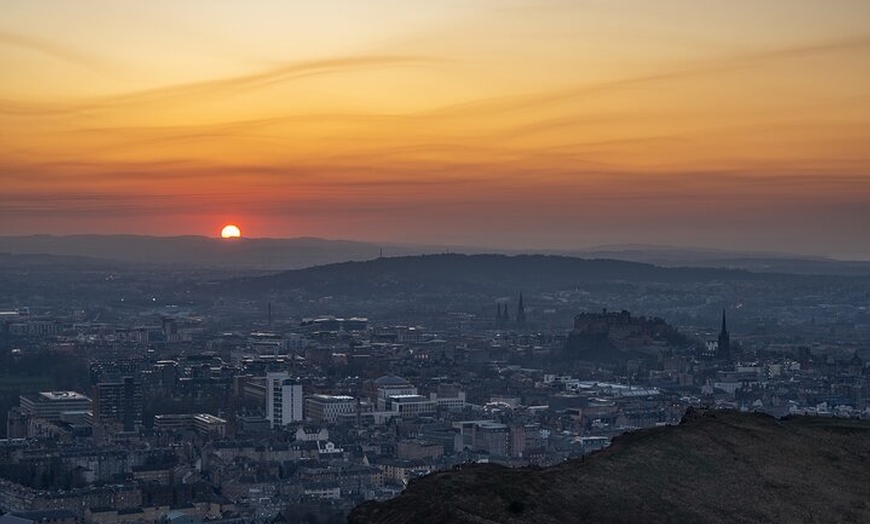 Image 4: Arthur's Seat Sunset Hike with Mountain Guide
