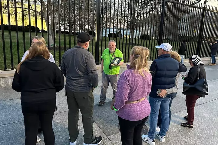 Discounted DC Night Tour With Magic LED- Snacks, LED Bracelets