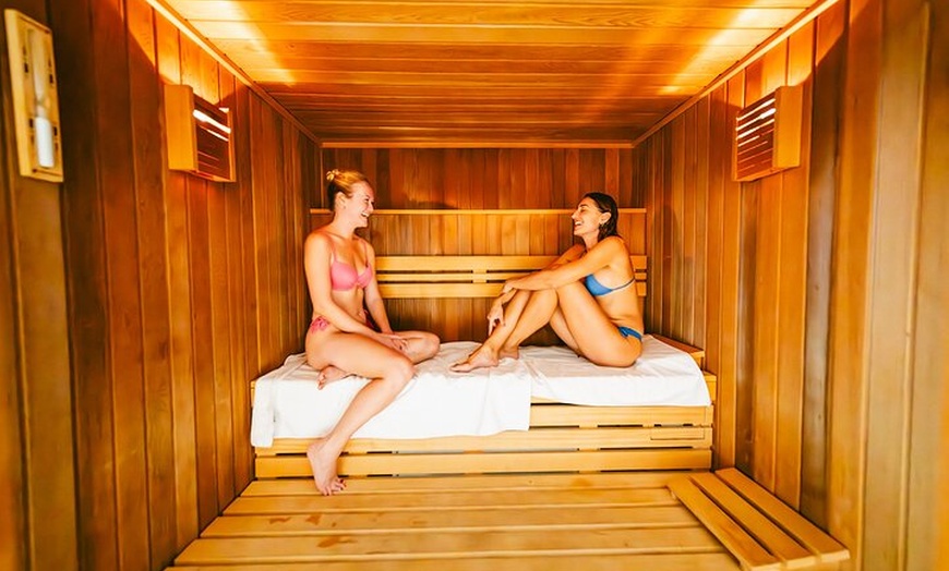 Image 4: Entrada de 5-6 horas en Perchel Beach Club con Circuito SPA