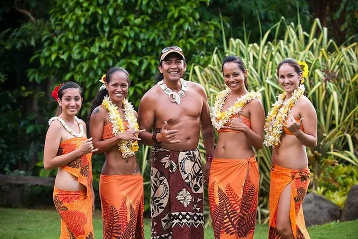 Luau Kalamaku on Kauai with Manor House 4-Course Dinner & Show