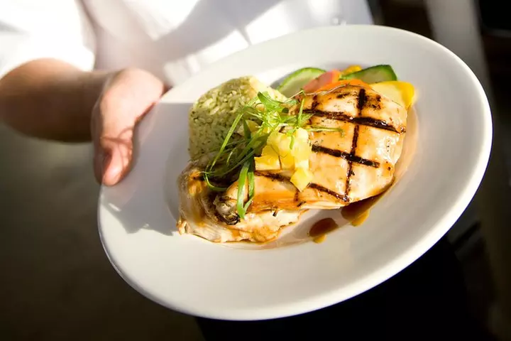 Maui Premium Dinner Cruise: Four Course Dining Experience