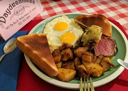 5% Cash Back at Daydreamers Cafe & Grill - Primary Image