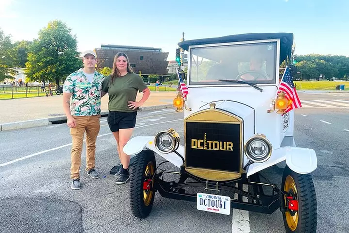 Washington DC Moonlight Tour by Electric Cart or Vintage Car