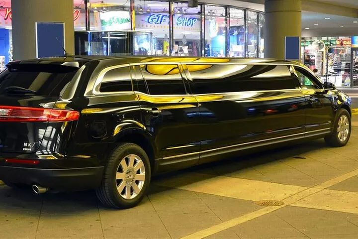 Airport luxury arrival ride by SUV, Sedan, Minibus or Limousine