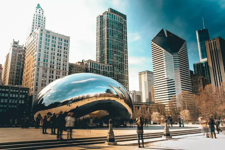 Chicago 4-Hour Sightseeing Transfer by Luxury SUV