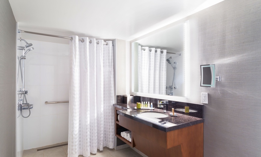 Image 5: ✈ ROYAUME-UNI | Londres - DoubleTree by Hilton hotel London Victori...