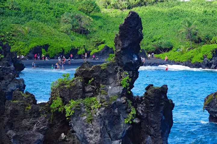 Road to Hana Rainforest, Black Sand Beach, Waterfalls & Lunch