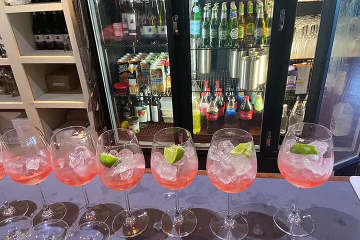 Mount Tamborine Deluxe Wine Tasting with Two Course Lunch