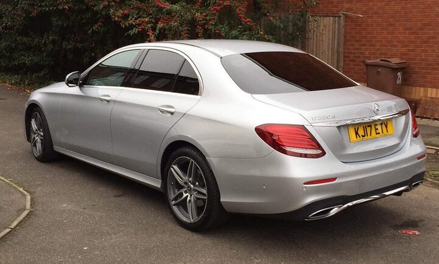 Image 2: One Way Taxi Transfer from Heathrow Airport to City Airport