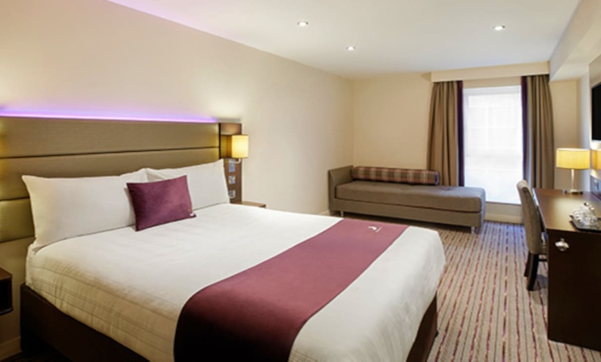 Image 4: ✈ ROYAUME-UNI | Londres - Hotel Premier Inn London City Aldgate & H...