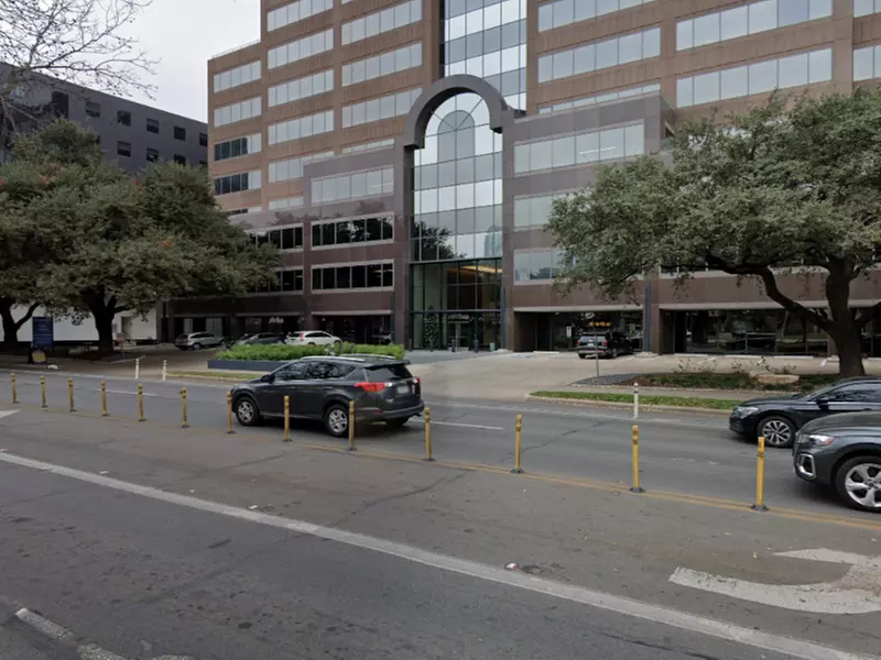 Parking at 811 Barton Springs Rd. Lot