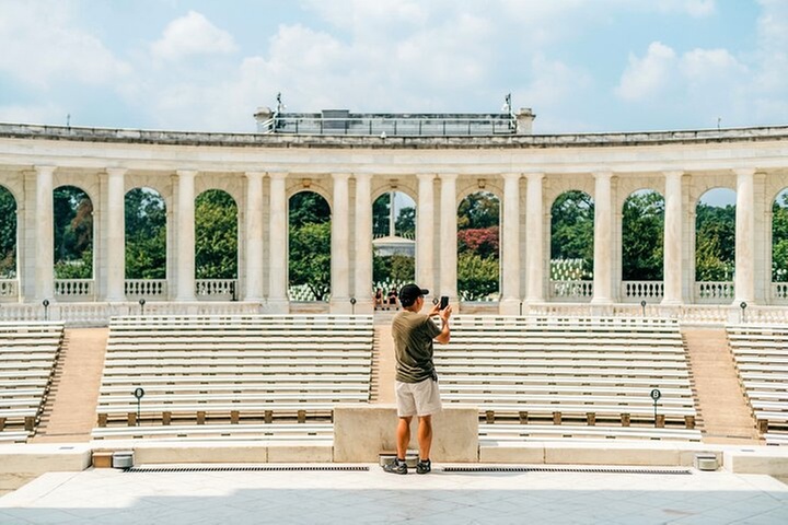 Arlington Cemetery Walk with Tomb Unknown Soldier & JFK Gravesite
