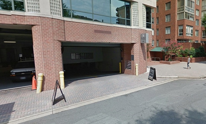 Image 3: Parking at 4301 N. Fairfax Dr. Garage