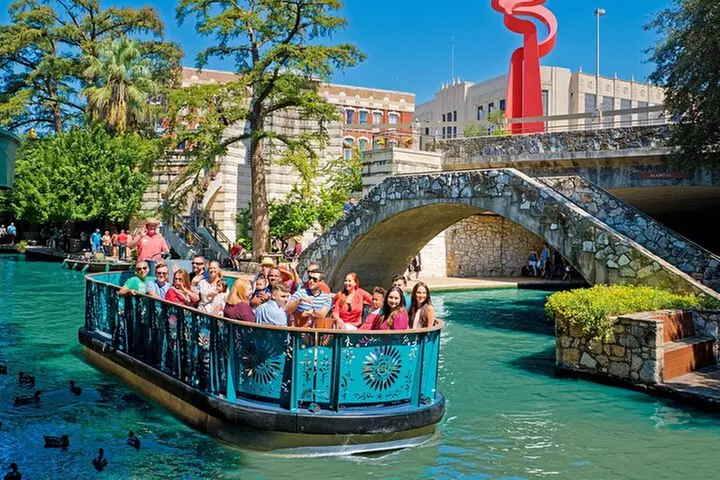 San Antonio Driving Tour From Austin with Boat Cruise & The Alamo