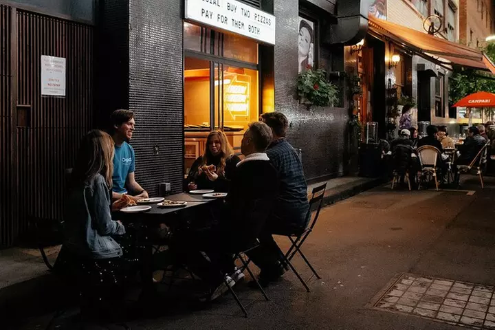 Melbourne: Progressive Dinner Tour - Chinatown, Laneways & Drink