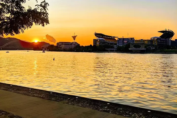 Black & Gold Sunset Tour