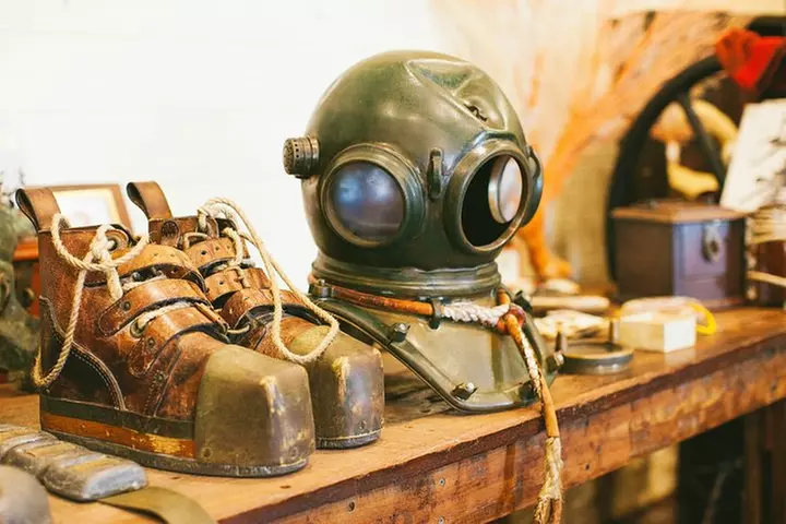 Afternoon Broome Town Tour including Beer Tasting & Sunset Drinks