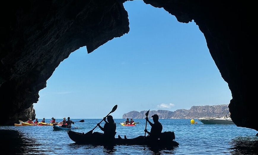 Image 4: Ruta en kayak por Cala Granadella